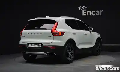 Volvo XC40 2020 2.0 автомат (гидро), миниатюра 2