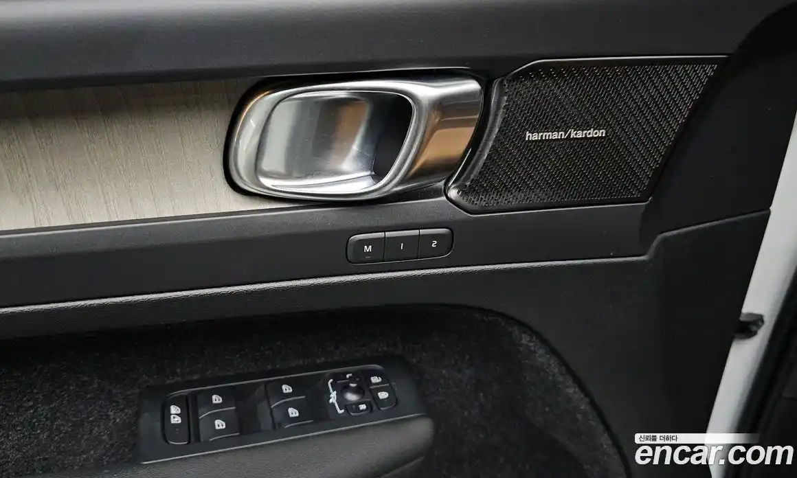 Volvo XC40 2020 2.0 автомат (гидро), фото 23