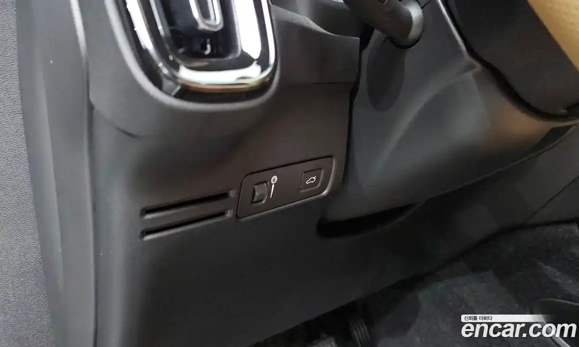 Volvo XC40 2020 2.0 автомат (гидро), фото 24