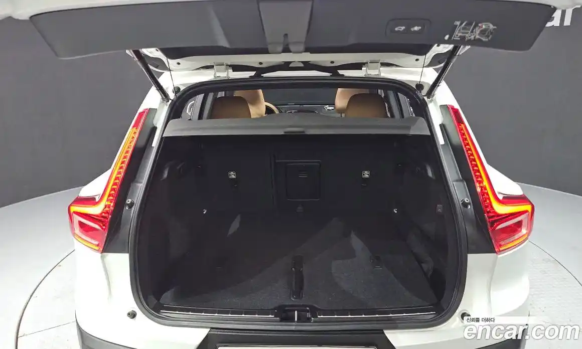 Volvo XC40 2020 2.0 автомат (гидро), фото 26