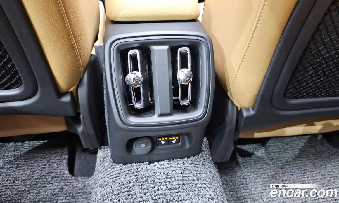 Volvo XC40 2020 2.0 автомат (гидро), фото 31