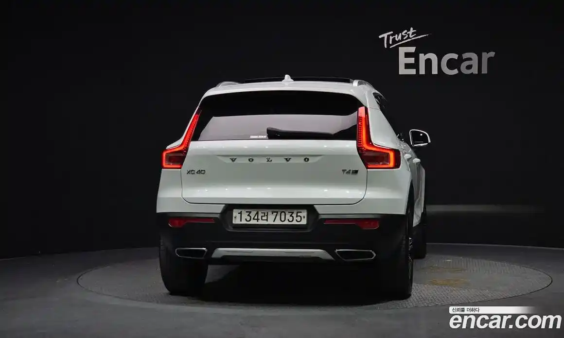 Volvo XC40 2020 2.0 автомат (гидро), фото 4