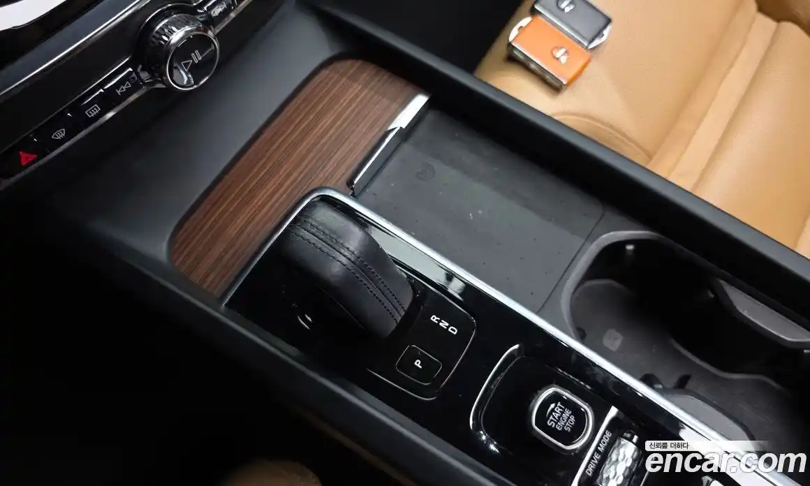 Volvo V60 2021 2.0 автомат (гидро), фото 11