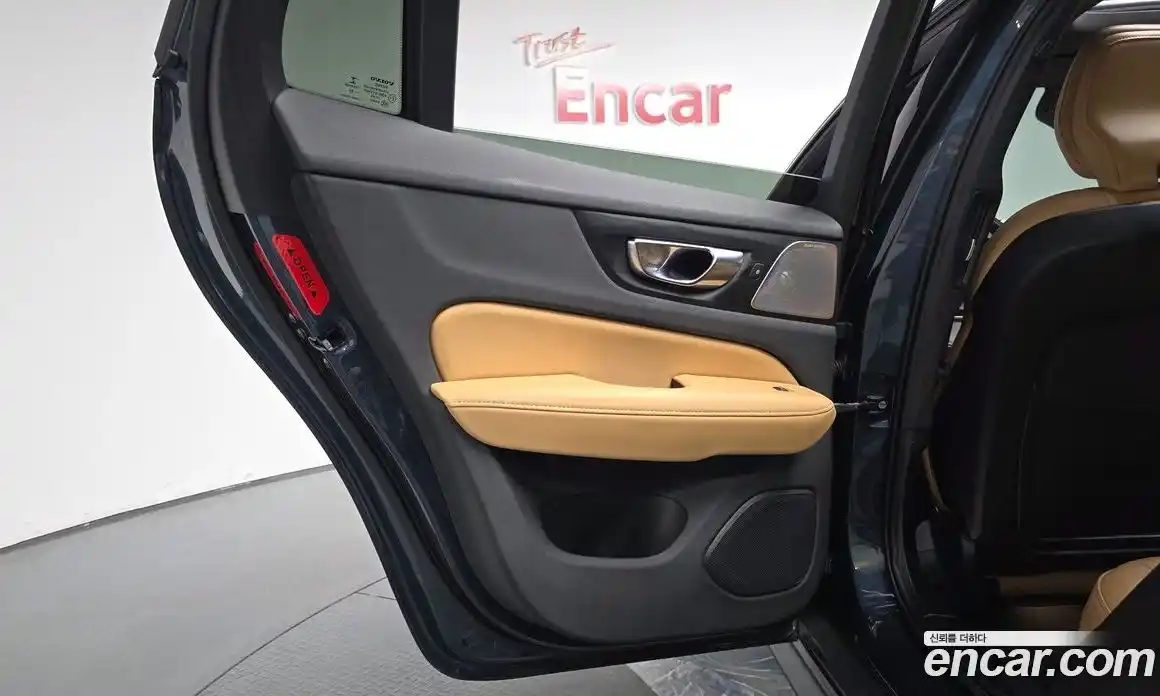 Volvo V60 2021 2.0 автомат (гидро), фото 14