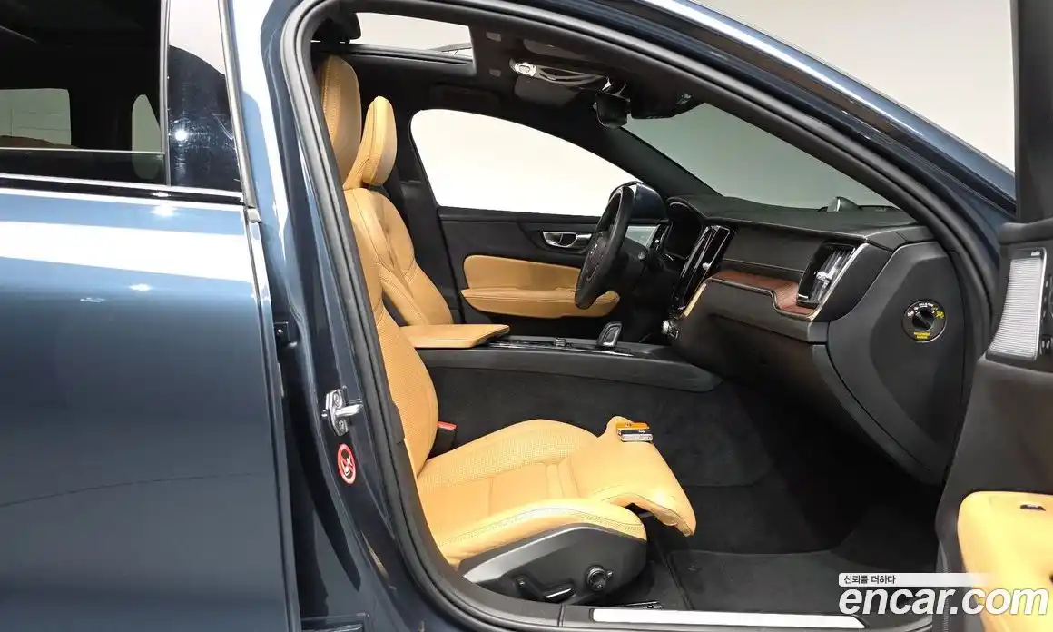 Volvo V60 2021 2.0 автомат (гидро), фото 15