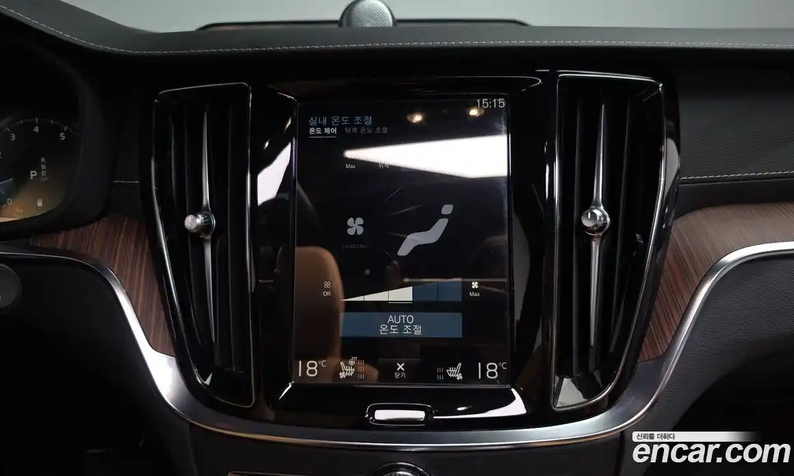 Volvo V60 2021 2.0 автомат (гидро), фото 17