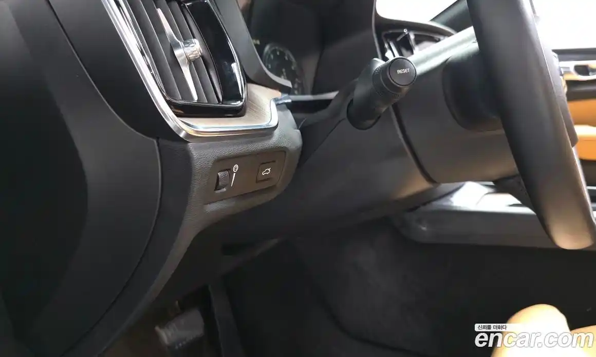 Volvo V60 2021 2.0 автомат (гидро), фото 27
