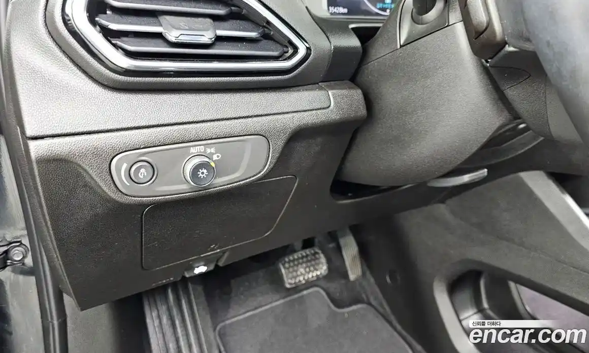 Chevrolet 볼트 EUV 2023 0.2 автомат (гидро), фото 23