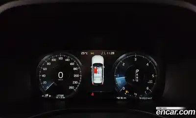 Volvo XC60 2018 2.0 автомат (гидро), миниатюра 11