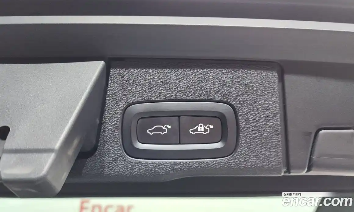 Volvo XC60 2018 2.0 автомат (гидро), фото 25