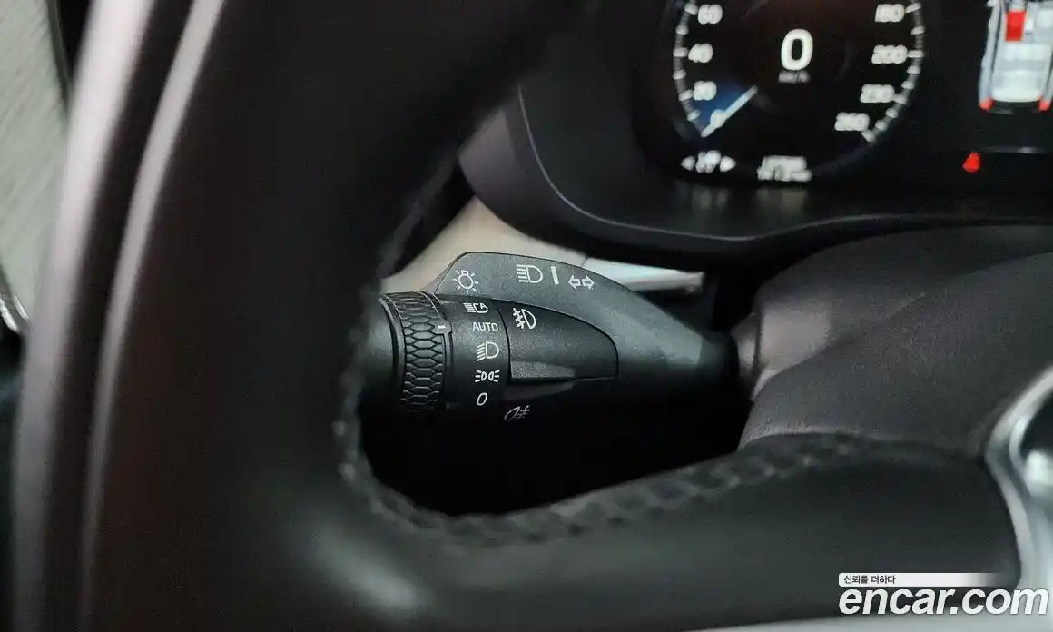 Volvo XC60 2018 2.0 автомат (гидро), фото 30