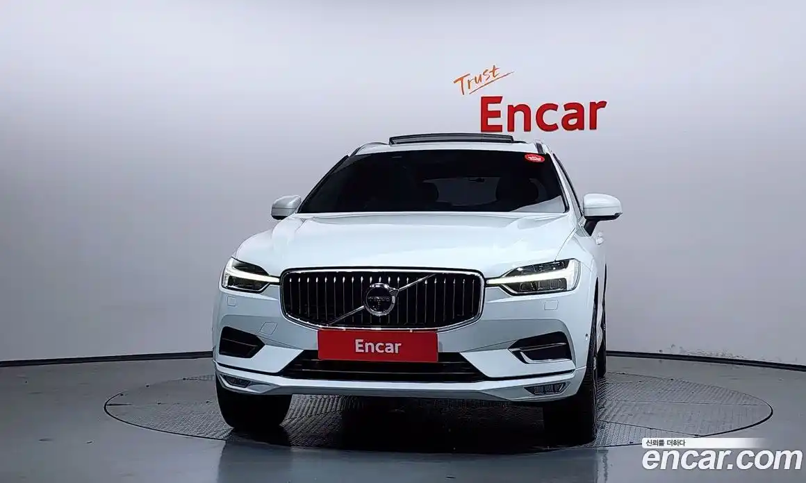 Volvo XC60 2018 2.0 автомат (гидро), фото 3