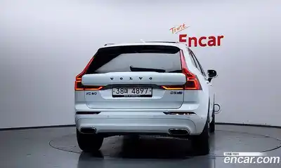Volvo XC60 2018 2.0 автомат (гидро), миниатюра 4