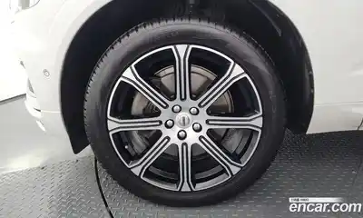 Volvo XC60 2018 2.0 автомат (гидро), миниатюра 5