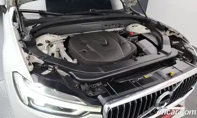 Volvo XC60 2018 2.0 автомат (гидро), миниатюра 6