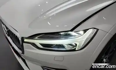 Volvo XC60 2018 2.0 автомат (гидро), миниатюра 8