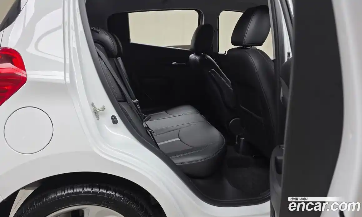 Chevrolet Spark 2022 1.0 автомат (гидро), фото 17
