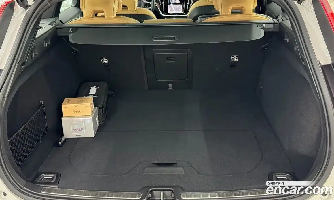 Volvo V60 2025 2.0 автомат (гидро), фото 13
