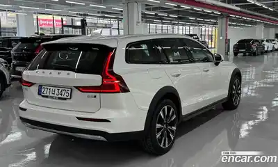 Volvo V60 2025 2.0 автомат (гидро), миниатюра 2