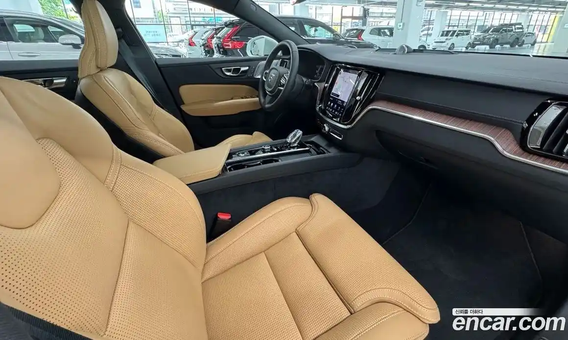 Volvo V60 2025 2.0 автомат (гидро), фото 10