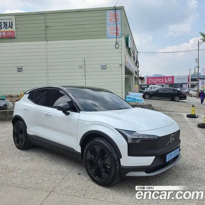 Volvo EX30 2026 1.0 автомат (гидро), фото 4