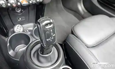 Mini Cooper Convertible 2024 1.5 автомат (гидро), миниатюра 12
