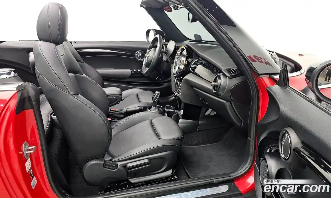 Mini Cooper Convertible 2024 1.5 автомат (гидро), фото 17