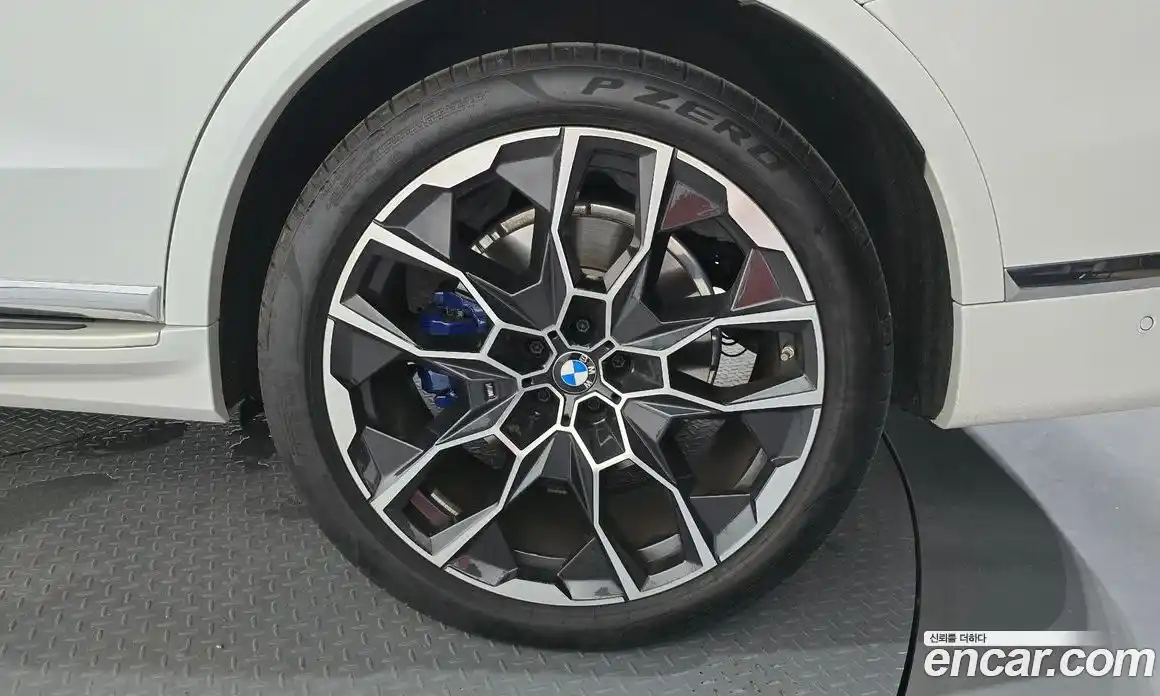 BMW X7 2025 3.0 автомат (гидро), фото 7