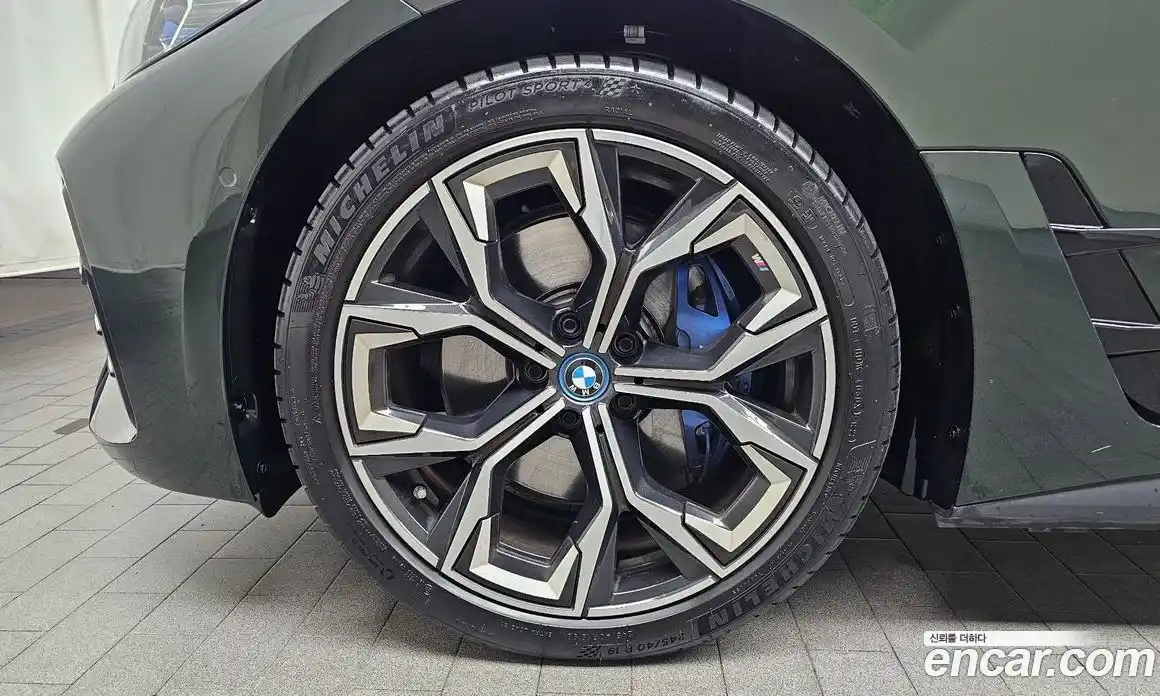 BMW i4 2022 0.2 автомат (гидро), фото 5
