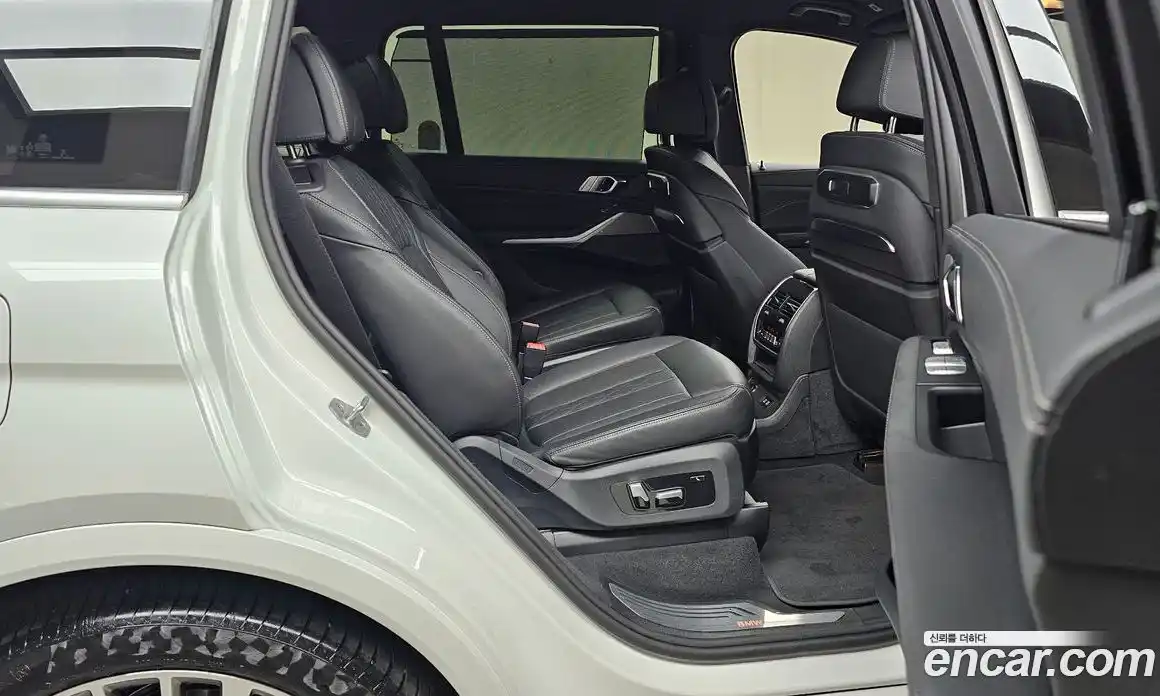 BMW X7 2024 3.0 автомат (гидро), фото 12