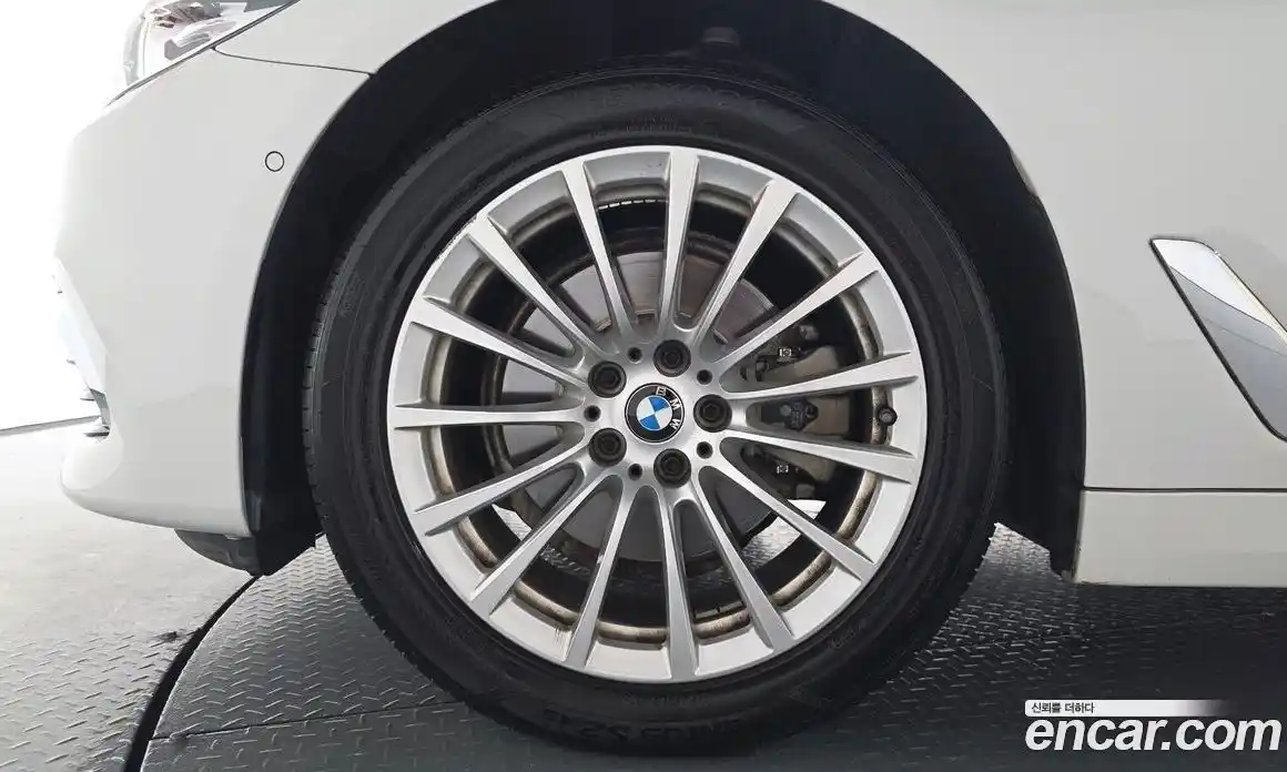 BMW 5 серия 2019 2.0 автомат (гидро), фото 4