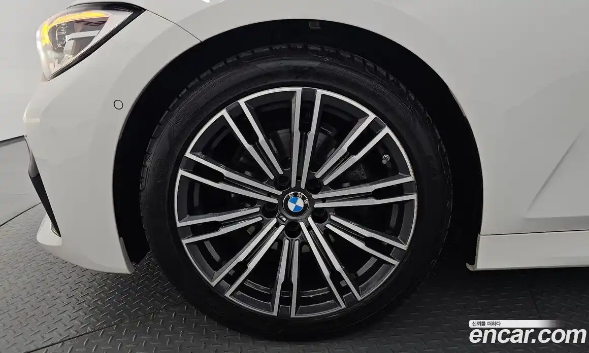 BMW 3 серия 2021 2.0 автомат (гидро), фото 4