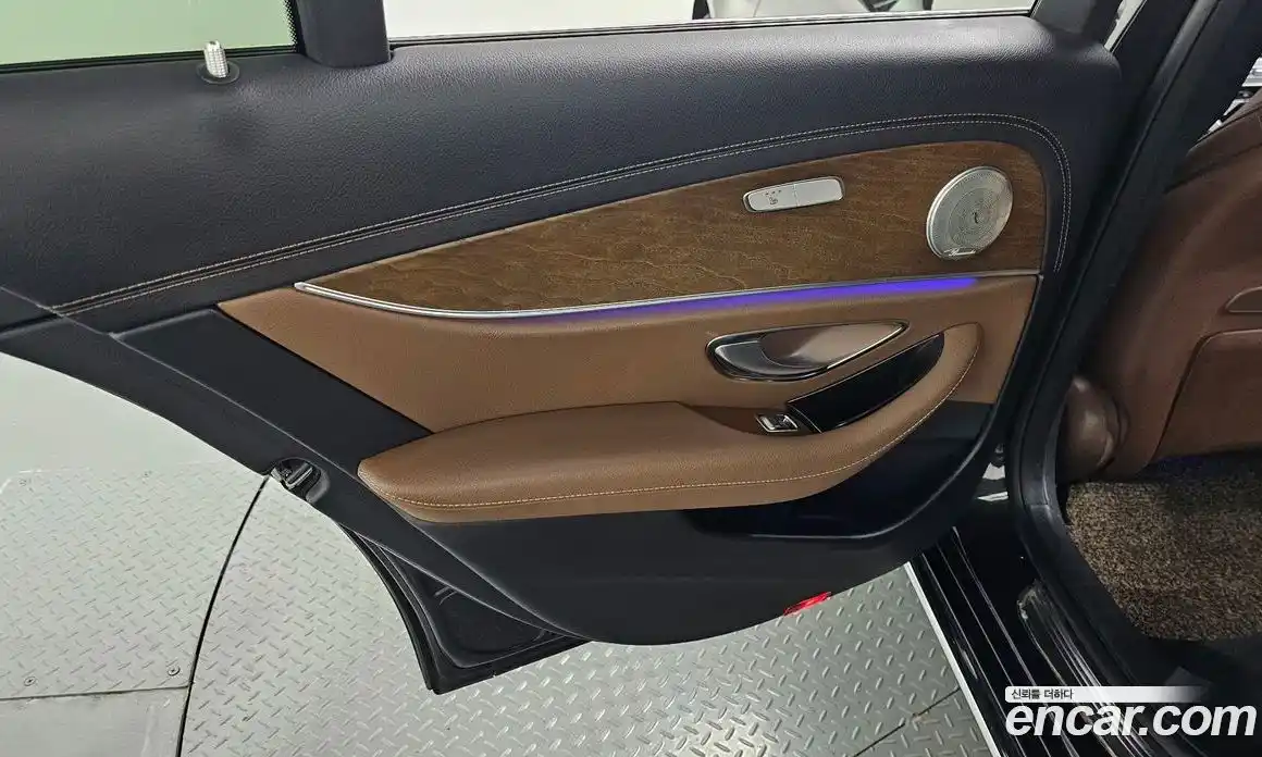 Mercedes-Benz E-Class 2021 2.0 автомат (гидро), фото 15