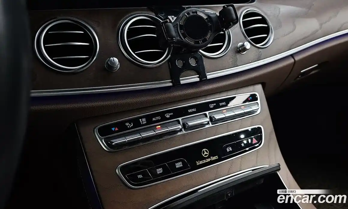 Mercedes-Benz E-Class 2021 2.0 автомат (гидро), фото 33
