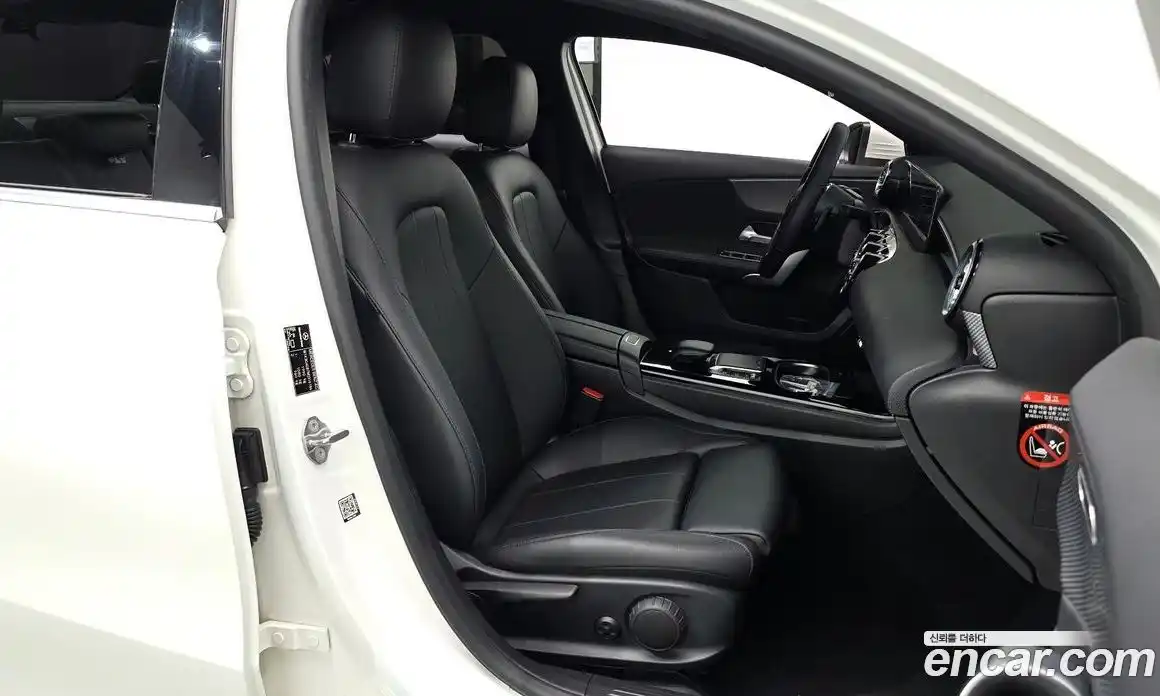 Mercedes-Benz A-Class 2021 2.0 гидро, фото 17