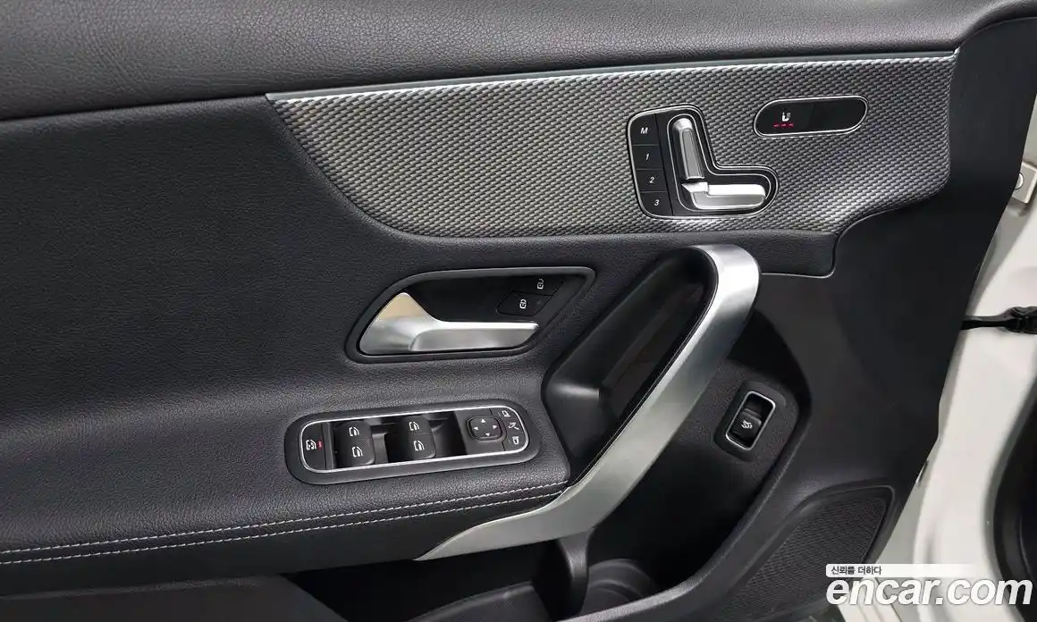 Mercedes-Benz A-Class 2021 2.0 гидро, фото 24