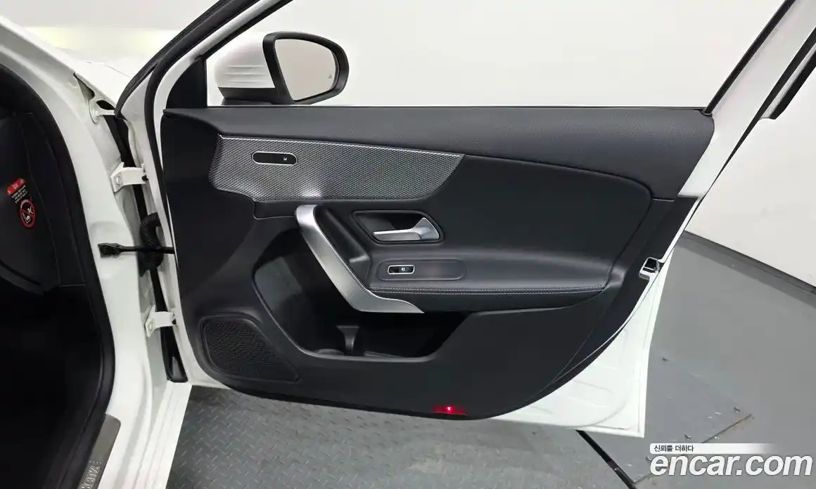 Mercedes-Benz A-Class 2021 2.0 гидро, фото 27