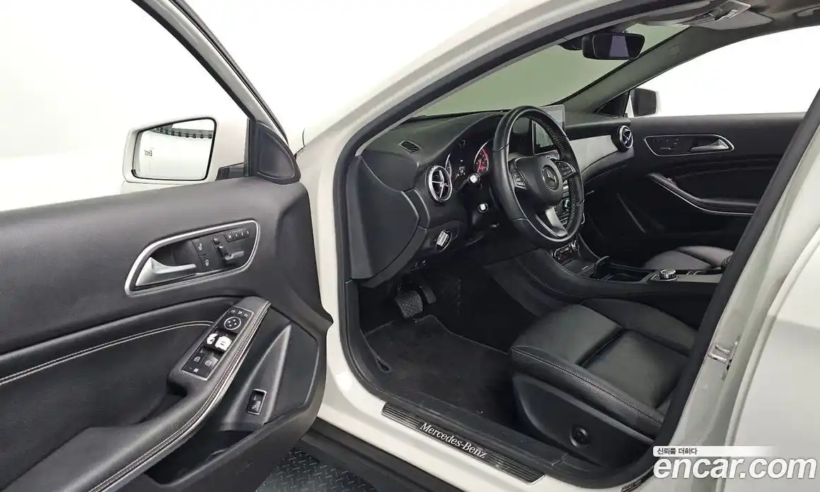 Mercedes-Benz GLA-Class 2016 2.1 гидро, фото 13 Mercedes-Benz GLA-Class 2016 2.1 гидро, фото 13