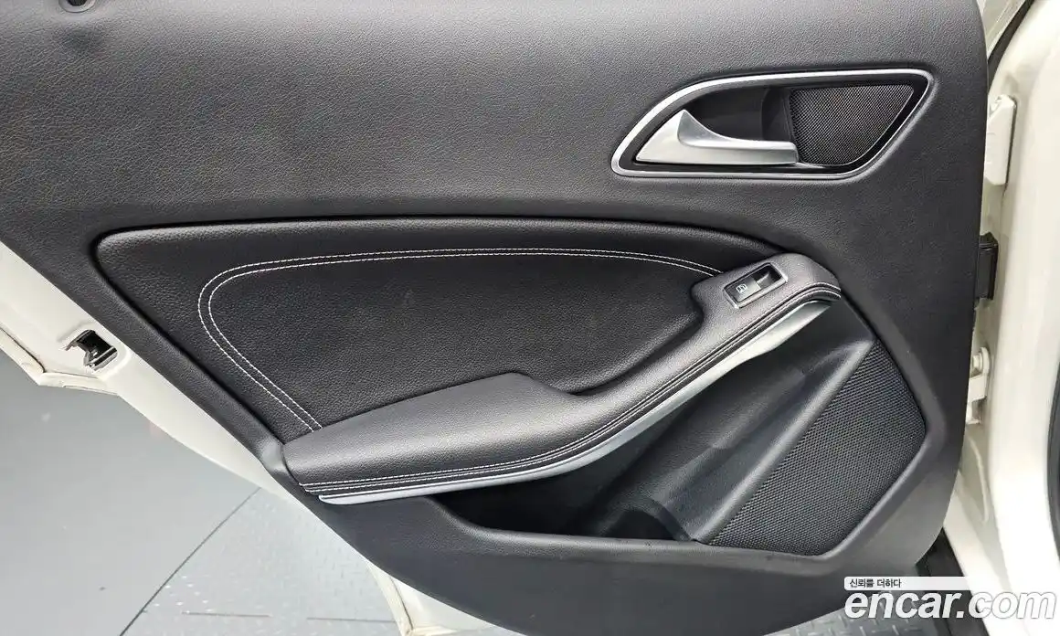 Mercedes-Benz GLA-Class 2016 2.1 гидро, фото 15 Mercedes-Benz GLA-Class 2016 2.1 гидро, фото 15