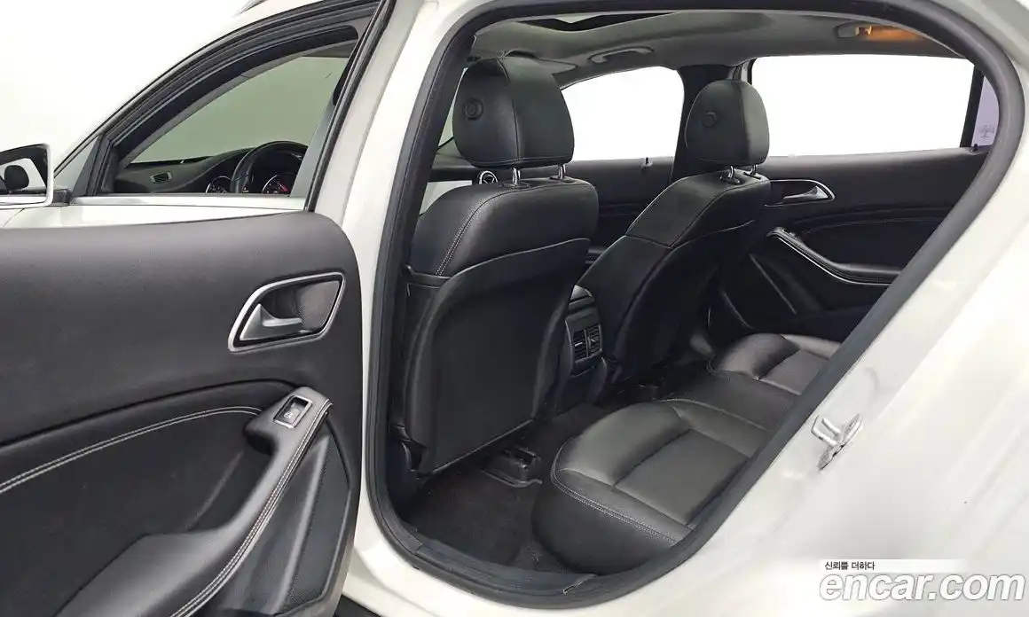 Mercedes-Benz GLA-Class 2016 2.1 гидро, фото 18 Mercedes-Benz GLA-Class 2016 2.1 гидро, фото 18