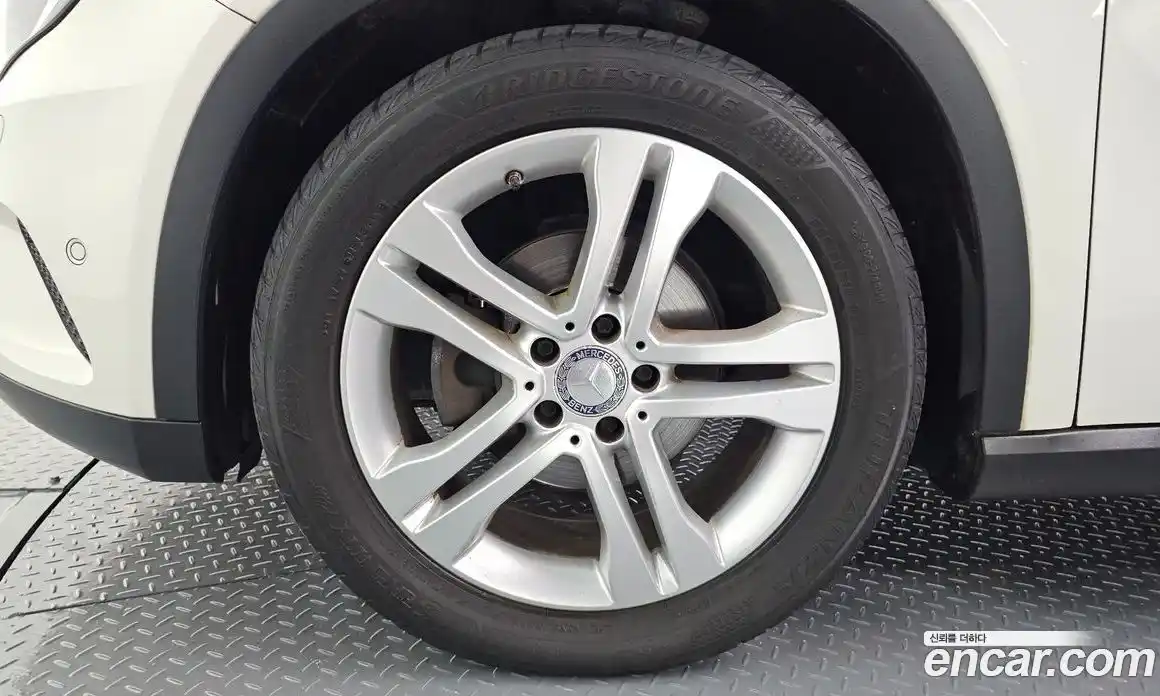 Mercedes-Benz GLA-Class 2016 2.1 гидро, фото 5 Mercedes-Benz GLA-Class 2016 2.1 гидро, фото 5