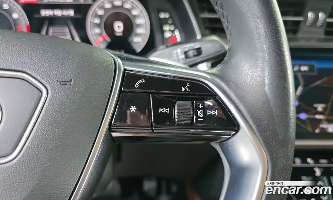 Audi A6 2023 2.0 автомат (гидро), фото 32