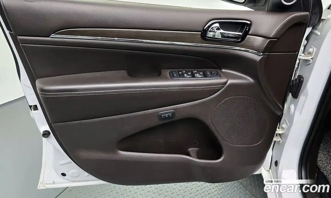 Jeep Cherokee 2019 3.0 автомат (гидро), фото 14