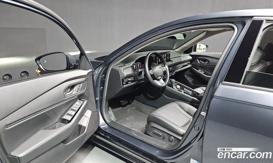 Honda Accord 2024 2.0 автомат (гидро), фото 13