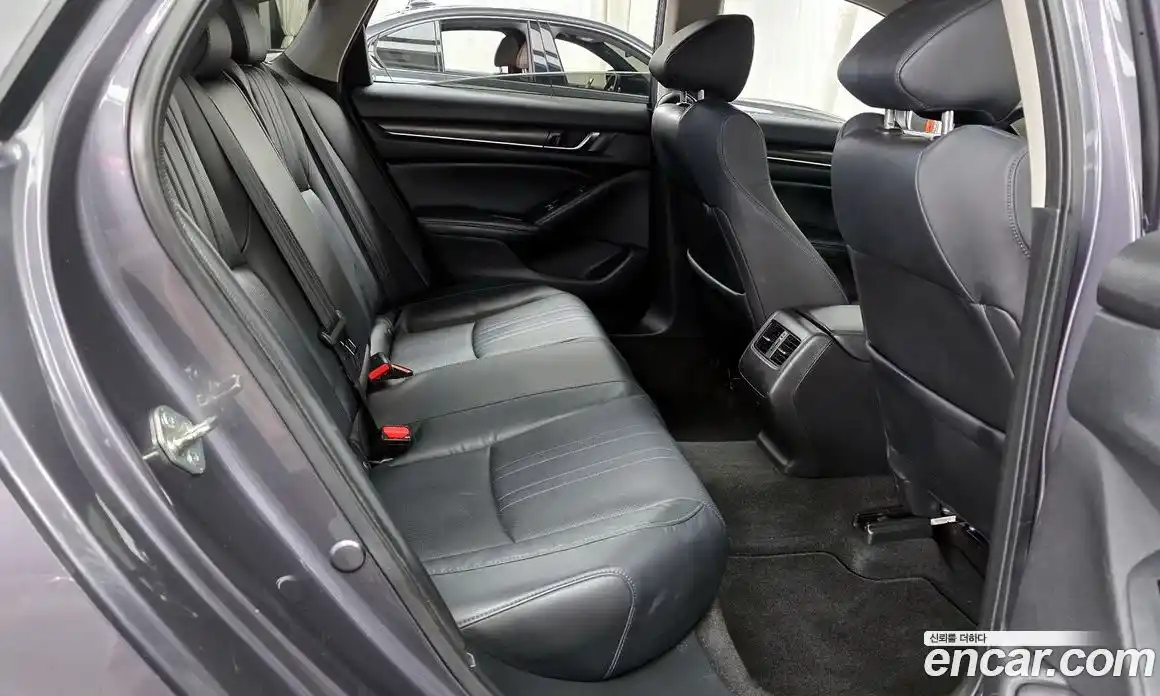 Honda Accord 2018 2.0 автомат (гидро), фото 11