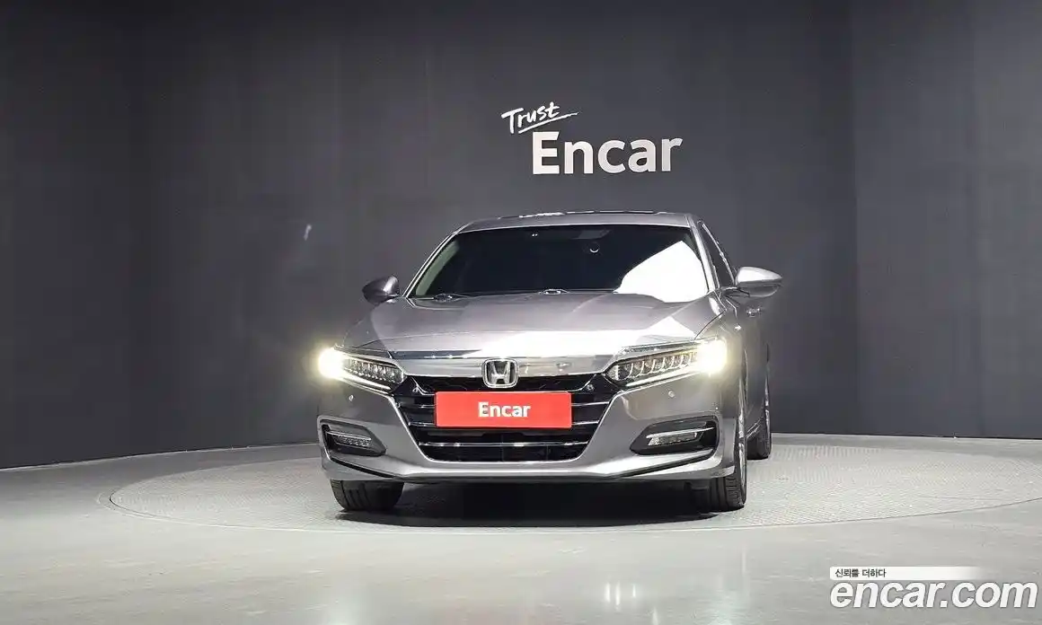 Honda Accord 2018 2.0 автомат (гидро), фото 3