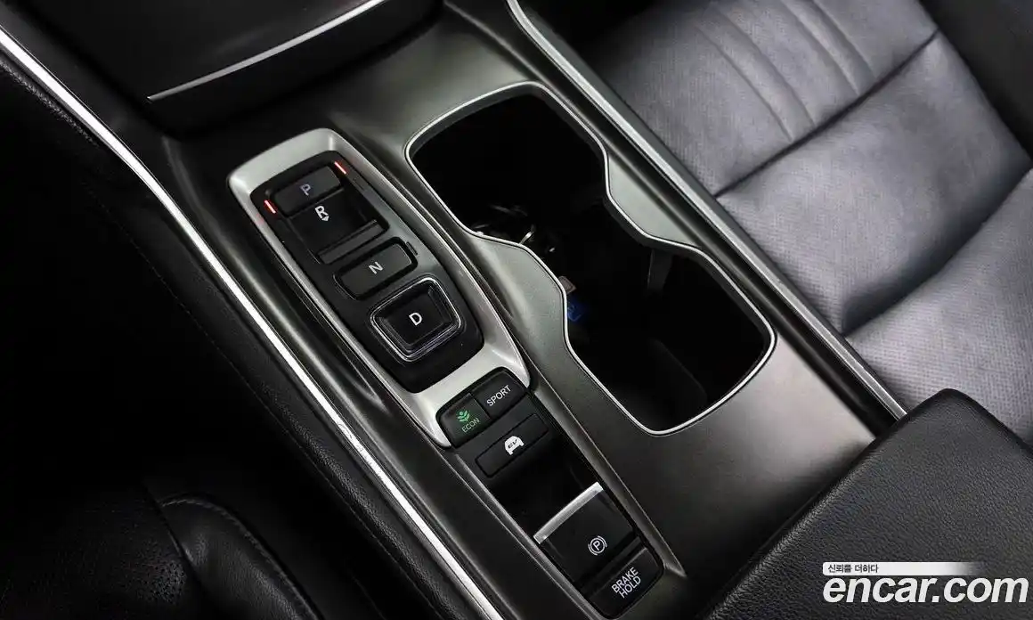 Honda Accord 2018 2.0 автомат (гидро), фото 9