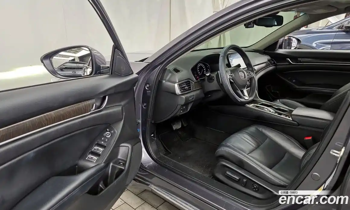 Honda Accord 2018 2.0 автомат (гидро), фото 10