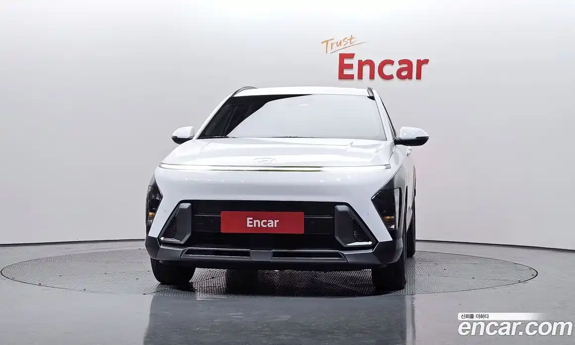 Hyundai Kona 2023 1.6 автомат (гидро), фото 3