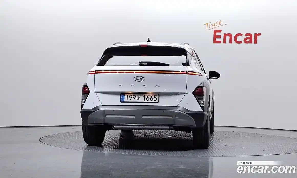 Hyundai Kona 2023 1.6 автомат (гидро), фото 4